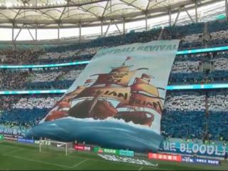 震撼！大连球迷在梭鱼湾球场看台打出巨型Tifo“足球复兴”