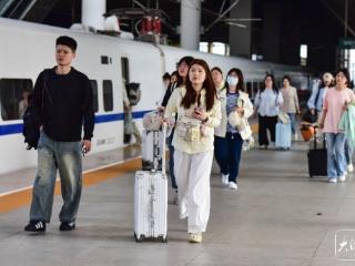 5月5日阜阳铁路预计发送旅客10.9万