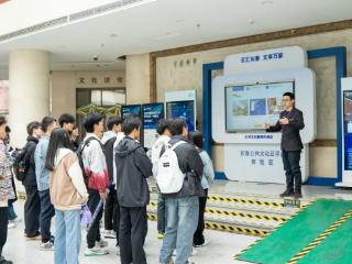 这个五一假期 这家图书馆里藏着“都市慢生活”