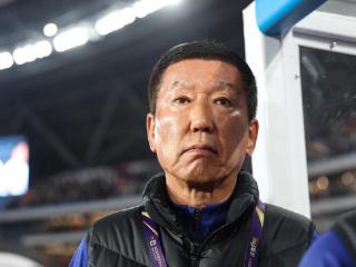 崔康熙破防！赛后狂怼记者：你是球队老板吗？你说了算吗？