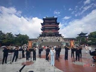 滕王阁前快闪表演奏起江西文化“交响曲”