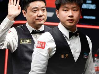 赵心童感谢丁俊晖铺路:谢谢晖哥当年坚持 让我们在更宽跑道上奔跑