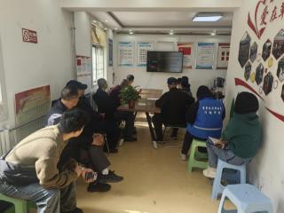济阳街道草桥口社区开展观影普法活动