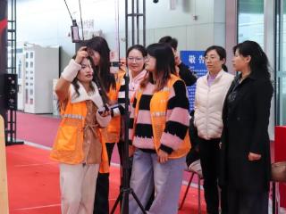 直播带货“不冷场”，志愿服务“不打烊”