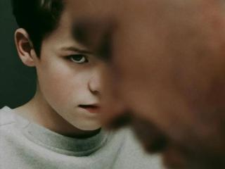 年度高分英剧《混沌少年时》：你的青春期是否也有灰暗的阴影？