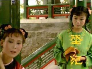 《红楼梦》坠儿得了赏钱，为什么不自己收着，让小红收着呢？