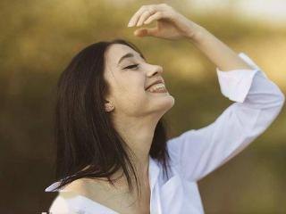 男人有此表现，思念满溢，爱意入骨已深藏