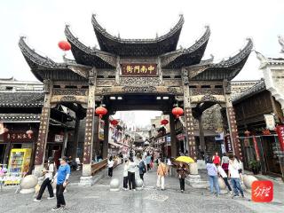 贵州铜仁：“五一”文旅市场供需两旺