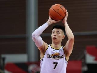 辽媒：张镇麟将接受手术或长期缺席训练和比赛，辽宁队眼下重点工作全力续约赵继伟