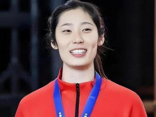 体育总局官宣！朱婷落选中国女排名单后，获新身份，或重回国家队