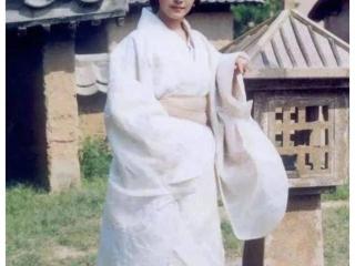 207年，曹操惊闻蔡文姬下落：黄金万两、白璧1双，务必将人带回