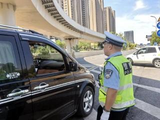 致敬每一个挥手和转身！张店交警守护“五一”平安出行路