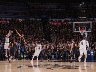 半决赛G1主队全输球！NBA新历史纪录诞生，库里伤退勇士仍赢球