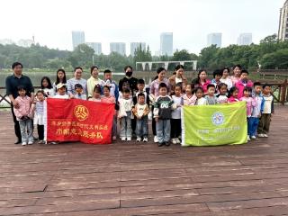 萍乡经开区志愿者“五一”传递“她力量”