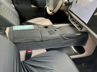 理想首款纯电SUV 全新i8内饰谍照曝光：还是熟悉的配方