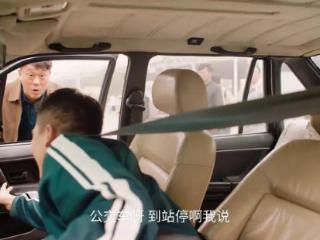 刑警的日子：何冰光脚追车笑出眼泪，欧豪这波稳了，央8又出王炸