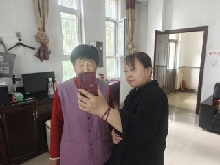 仙营街道南岱社区开展养老资格认证服务