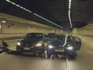 《执法者们》开局就放大招，连追4集发现自己低估了港剧的爆发力