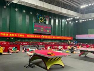 国乒结束成都封训！提前适应红色球台，新标语超长透露世乒赛目标