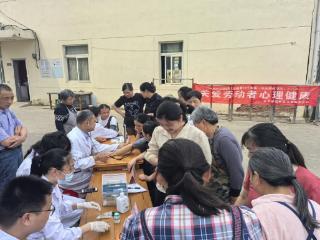 太平街道社区卫生服务中心开展“全国职业病防治法宣传周”健康咨询活动