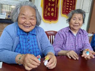 苏州园区莲韵社区：串珠成花，以爱为礼