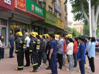 【社会主义核心价值观“三个融入”】济南市莱芜区张家洼街道联合莱芜区消防救援大队开展“九小场所”消防安全演练活动
