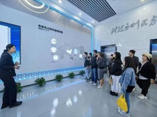 台青参观青岛港自动化码头 为大陆技术飞速发展点赞