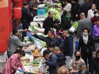 开化寺早市品种多样更亲民