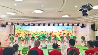 共织花环 让美育与融合教育巧妙衔接(图1)
