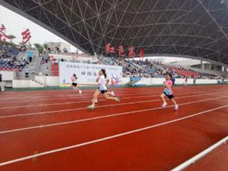 宜宾市高县第五十三届“农商银行杯”中小学生田径运动会激情开赛
