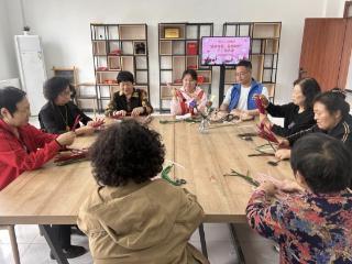 济阳街道龙行社区开展手工花制作活动