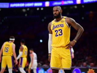 NBA业内人士：詹姆斯应接受底薪，助湖人招揽另一位球星组三巨头