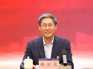 山东商务职业学院举办2025年五四表彰大会暨“青马工程”培训班开班仪式