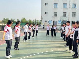山东省淄博市第十中学开展“艺术体育活动月”活动