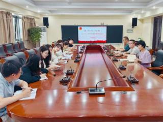 上饶中学召开青年教师座谈会