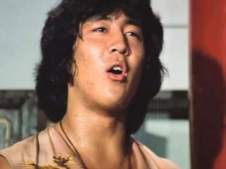 66岁“翻版成龙”李元霸在广东！满身腱子肉，模样越来越像丁勇岱