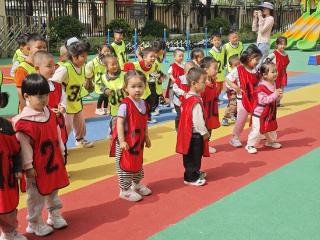 临沂市兰山区兰山街道中心幼儿园（金樾府园）举行趣味运动会