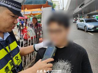 贵阳男子喝酒至凌晨 睡醒后骑车被查酒驾