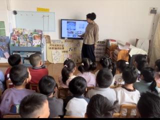 东营市东营区牛庄镇中心幼儿园：自然童“画” “布”里生花