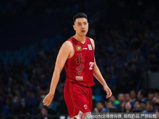许利民最后换上翟晓川&方硕打得不错 广厦把篮板球生命线保护好了