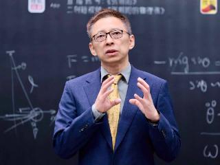 张朝阳的物理课：探索时间的奥秘与精准的缔造