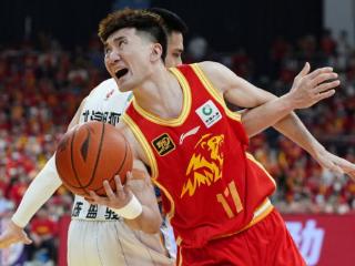 CBA总决赛：广厦三核80分力克北京大比分1-1 周琦13+10孙铭徽28+9