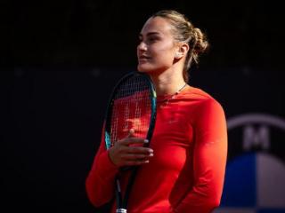 WTA疯狂夜：32强决出24席，世界第一13连胜，郑钦文下轮对手出炉