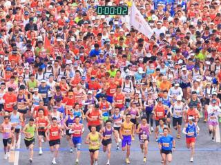 2025年马拉松跑鞋价格：跑步不花钱，但跑鞋可不便宜，贵在材料