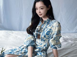 宋轶还是太时髦了，将“青花瓷”穿在身上，拿捏优雅淑女气息