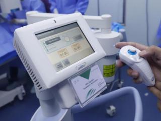 青岛眼科医院创新应用角膜胶原交联技术，为近视手术安全护航