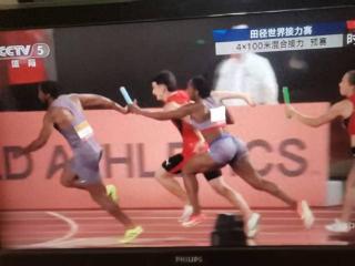 出接力区+掉棒！接力世锦赛美国队上阵就垮 中国队41秒30小组第三