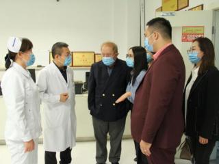 健康中国看山西：菲律宾专家学者及大同大学教授前往大同市第五人民医院参观交流