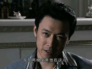 建议查查曹炳琨！《潜伏》奸商变身国安科长，张鲁一都被他带疯了