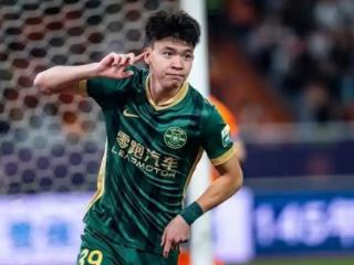 国安队3-1，申花4-0，蓉城4-0，中超争冠形势：泰山队成背景板